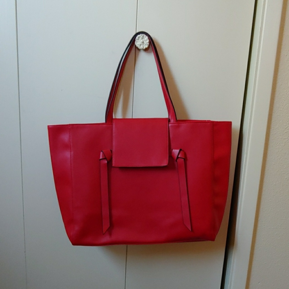 Elizabeth Arden purse